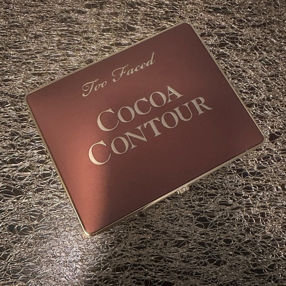 Too Faced Cocoa Contour Palette – Light/Medium - Picture 4 of 5